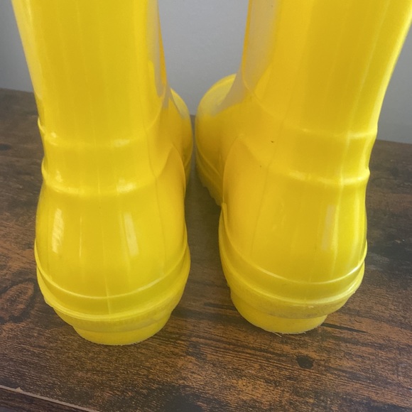 Women’s Yellow Rainboots (Wellies!) Size 6 - Picture 5 of 6